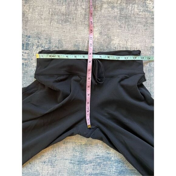 Lululemon Black Shanti Crop Pants Gaucho Culottes Size 4 - Picture 4 of 5